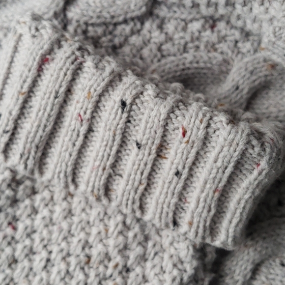 Old Navy off white & confetti cable knit sweater - Picture 3 of 8